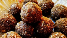 Urad Dal Ladoo